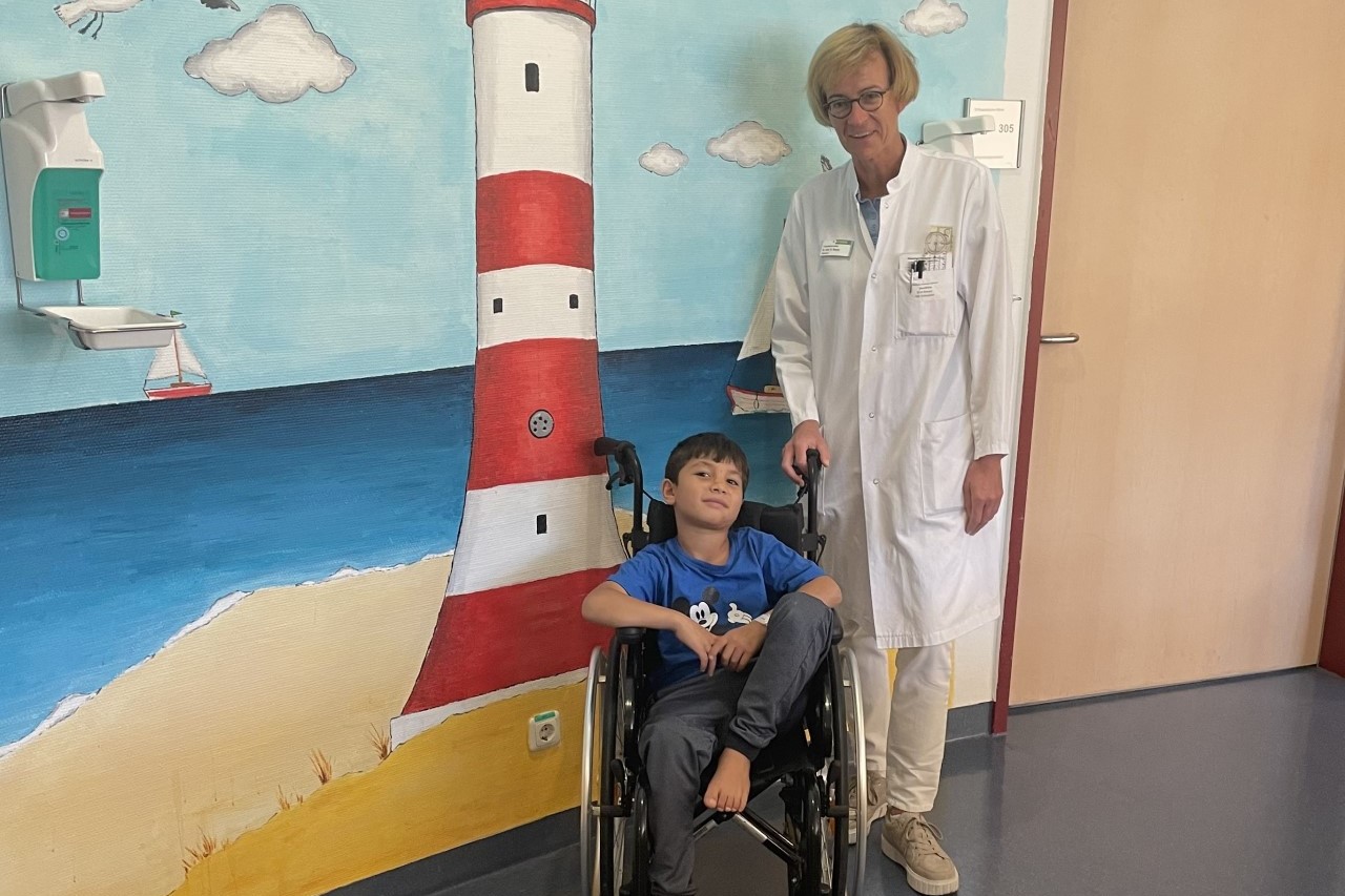 Bild zeigt Dr. Rosery und Mohammad